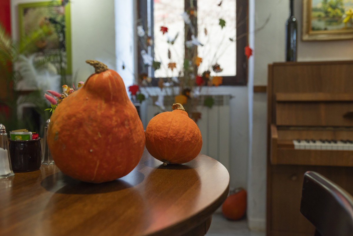 Décoration de saison au Petit Charlot